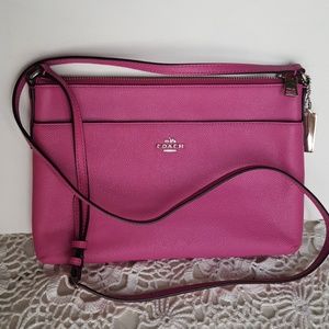 Coach pink fuschia swingpack purse, like new